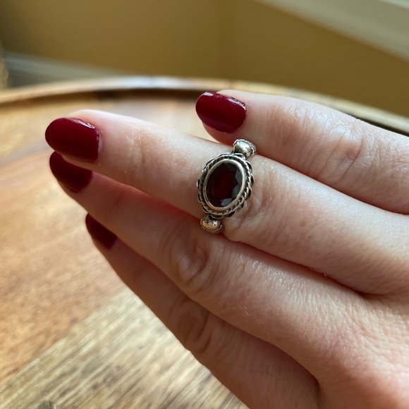 Vintage Sterling silver and garnet ring , size approx 4.5 - 5 - Picture 10 of 13
